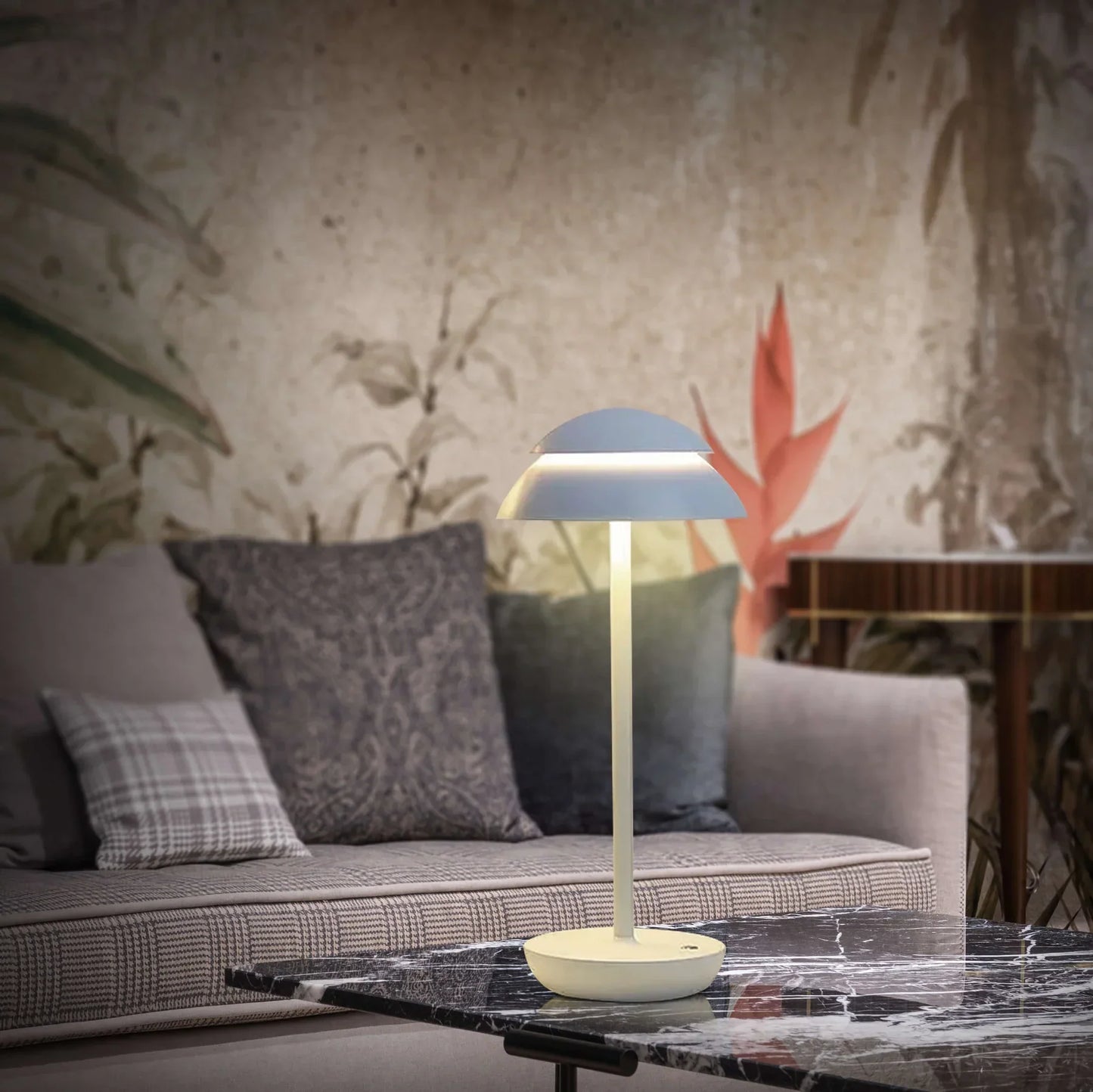 Modern Metal Table Lamp